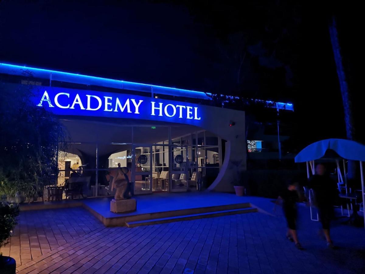 Academy Hotel Venus Exteriör bild